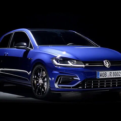 desktop-wallpaper-vw-golf-r-with-performance-pack-shows-off-its-goods-in-slick-video-golf-7r